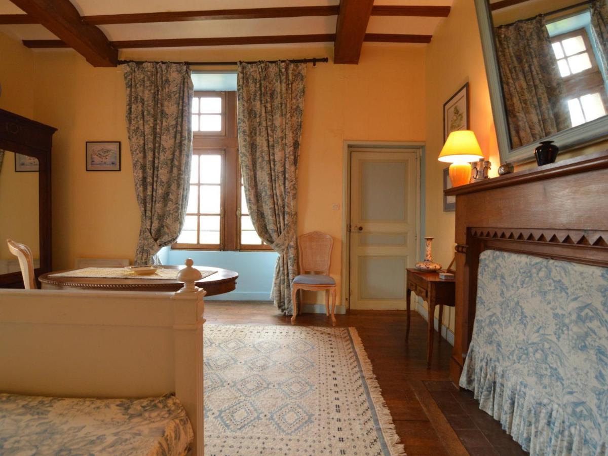 Magnificent Holiday Home With Pool Saint-Paul-du-Bois Room photo